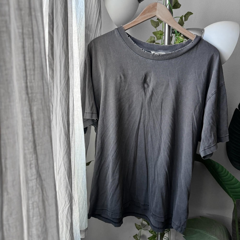 Elwood tee
